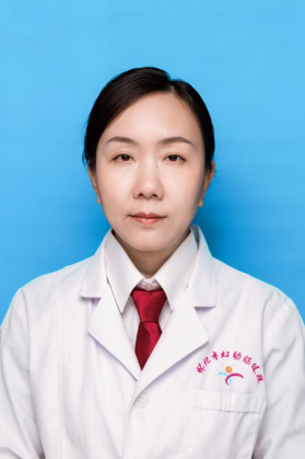 新生兒科副主任醫(yī)師 滕嵐