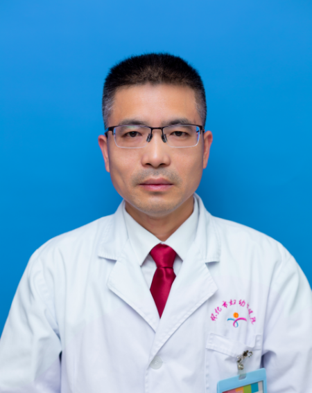 放射科副主任醫(yī)師 楊遠(yuǎn)輝