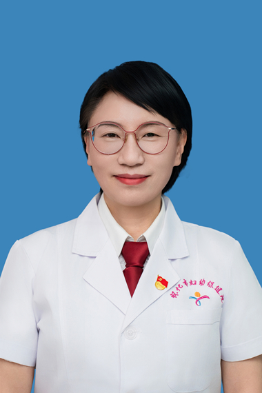 兒童保健科主任醫師 梁旭紅