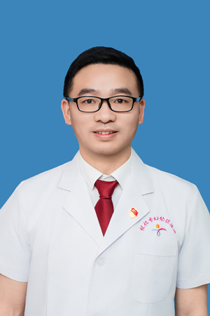 兒二科/PICU主任醫(yī)師 廉世寬